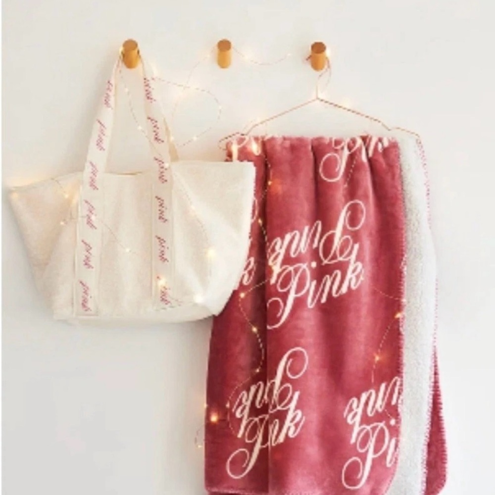 Victoria’s Secret PINK Cozy Blanket & Tote NWT